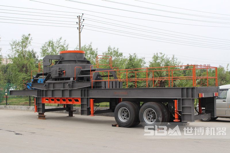 放在汽車上的打沙機(jī)，流動(dòng)制砂機(jī)設(shè)備